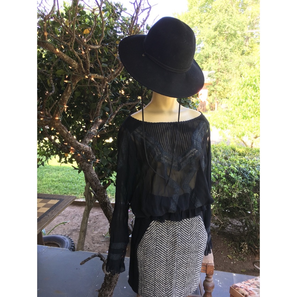 FREE ITEM W/PURCHASE Sheer & Lace Peasant Top